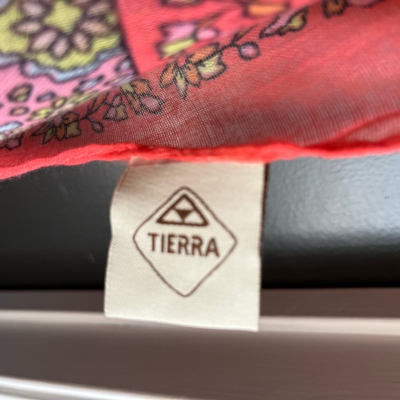 Vintage R.O.C. Beautiful Soft Multi Color Scarf - Picture 6 of 8